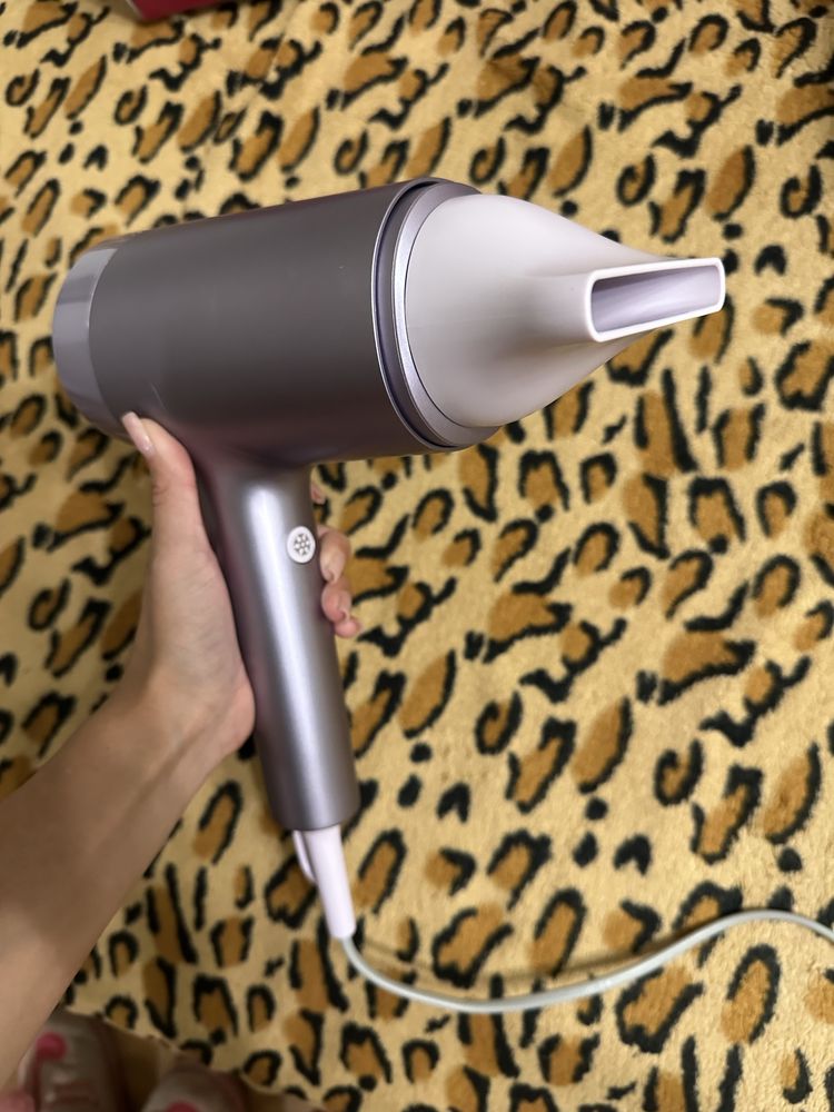 Фен Philips BHD720/10 series 7000