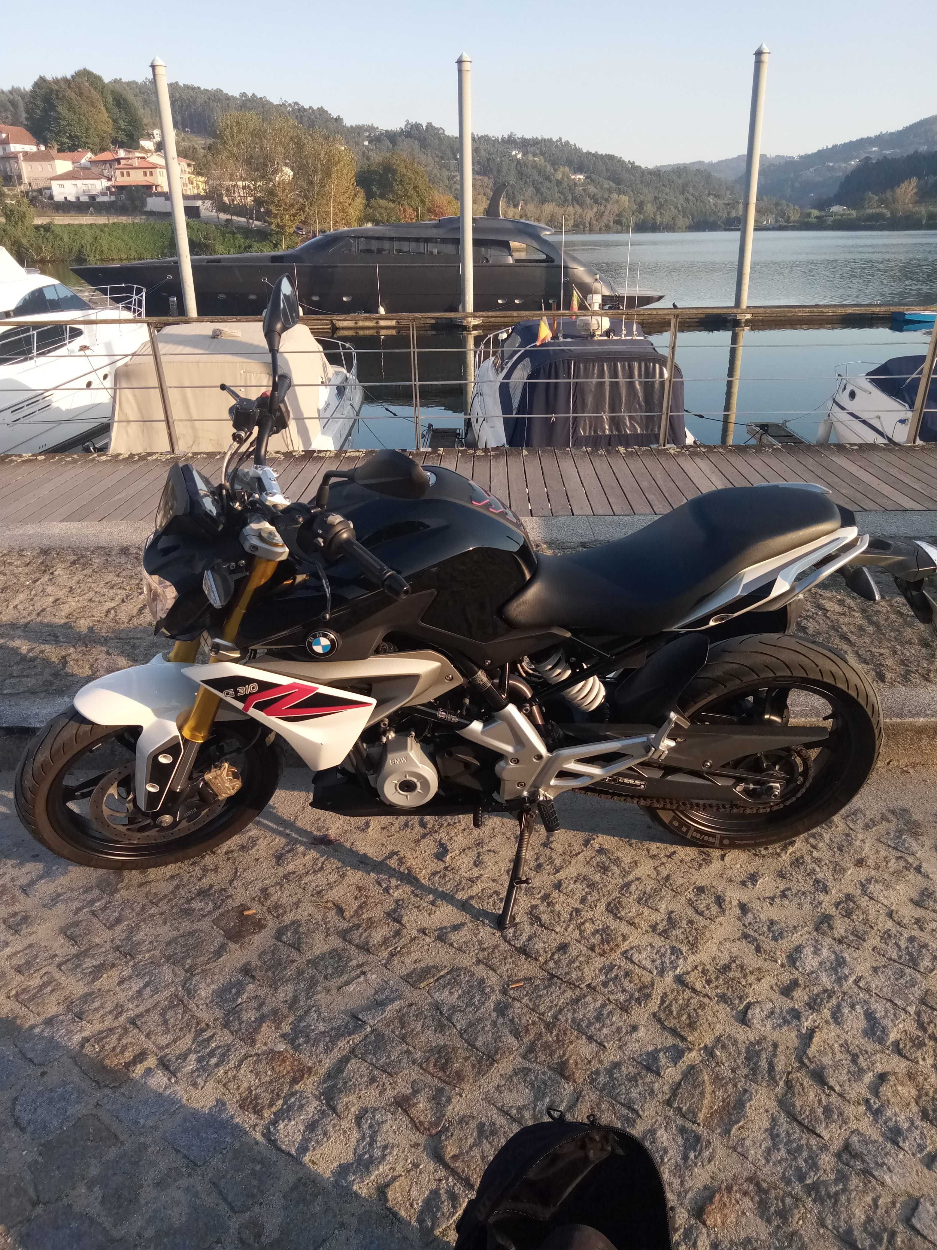 Moto BMW G310R. Impecável