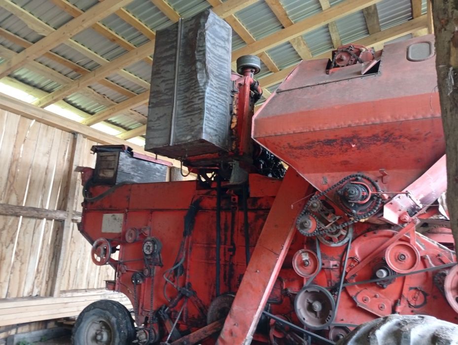 Продається комбайн по запчастинах