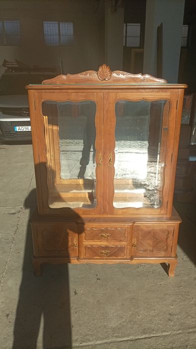 Cristaleira antiga em vidro