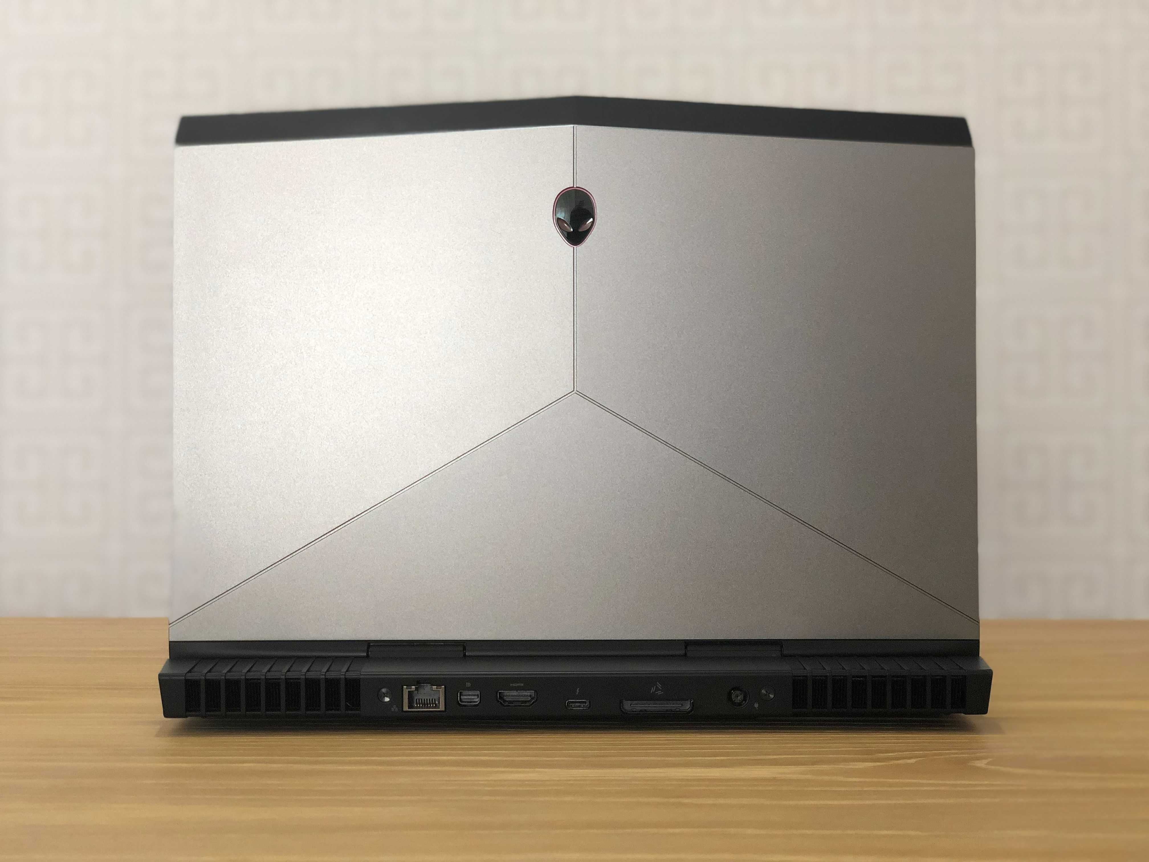 Alienware 13 R3 Gtx1060, OLED Touchscreen.