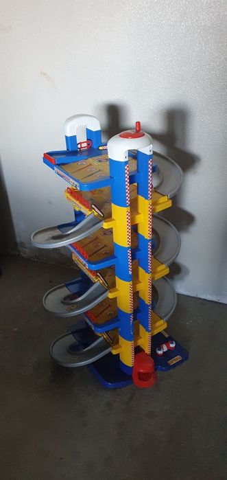 Garagem para carrinhos