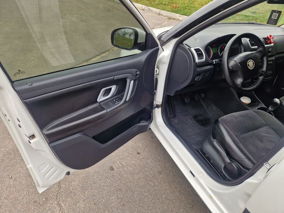 Шкода Фабія 1.4 бензин