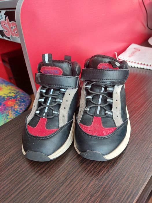 Черевички, кросівки , черевики