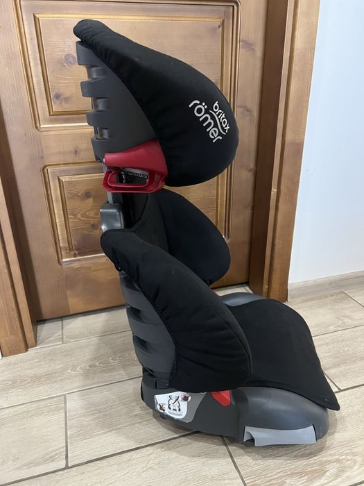 Автокрісло BRITAX-ROMER Adventure