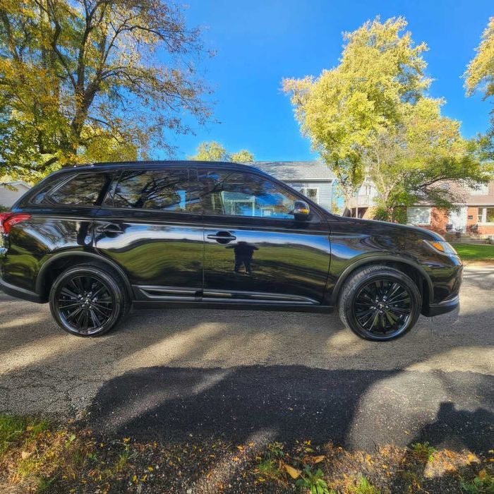 Mitsubishi Outlander SE      2020