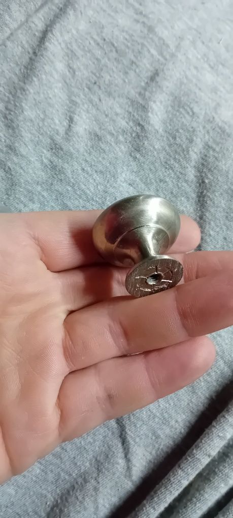 Gałki Uchwyty do mebli białe srebrne metalik