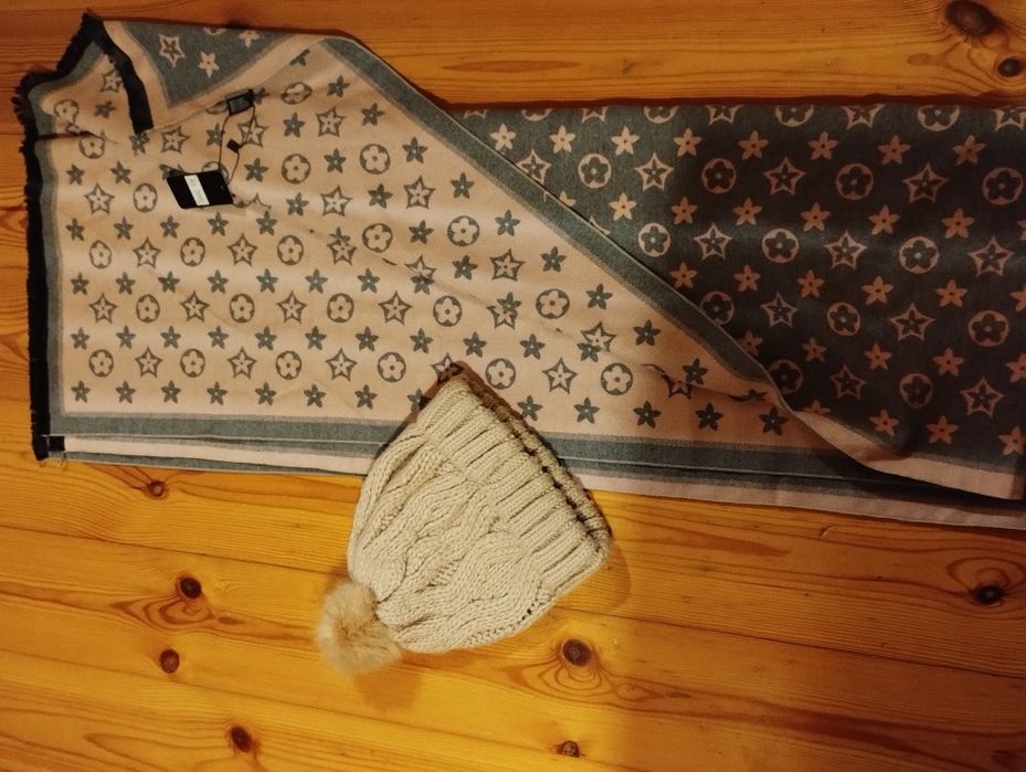 Zestaw czapka i nowy szal