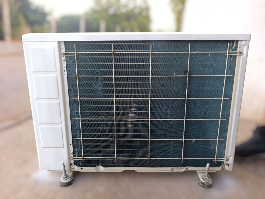 Máquina exterior de ar condicionado