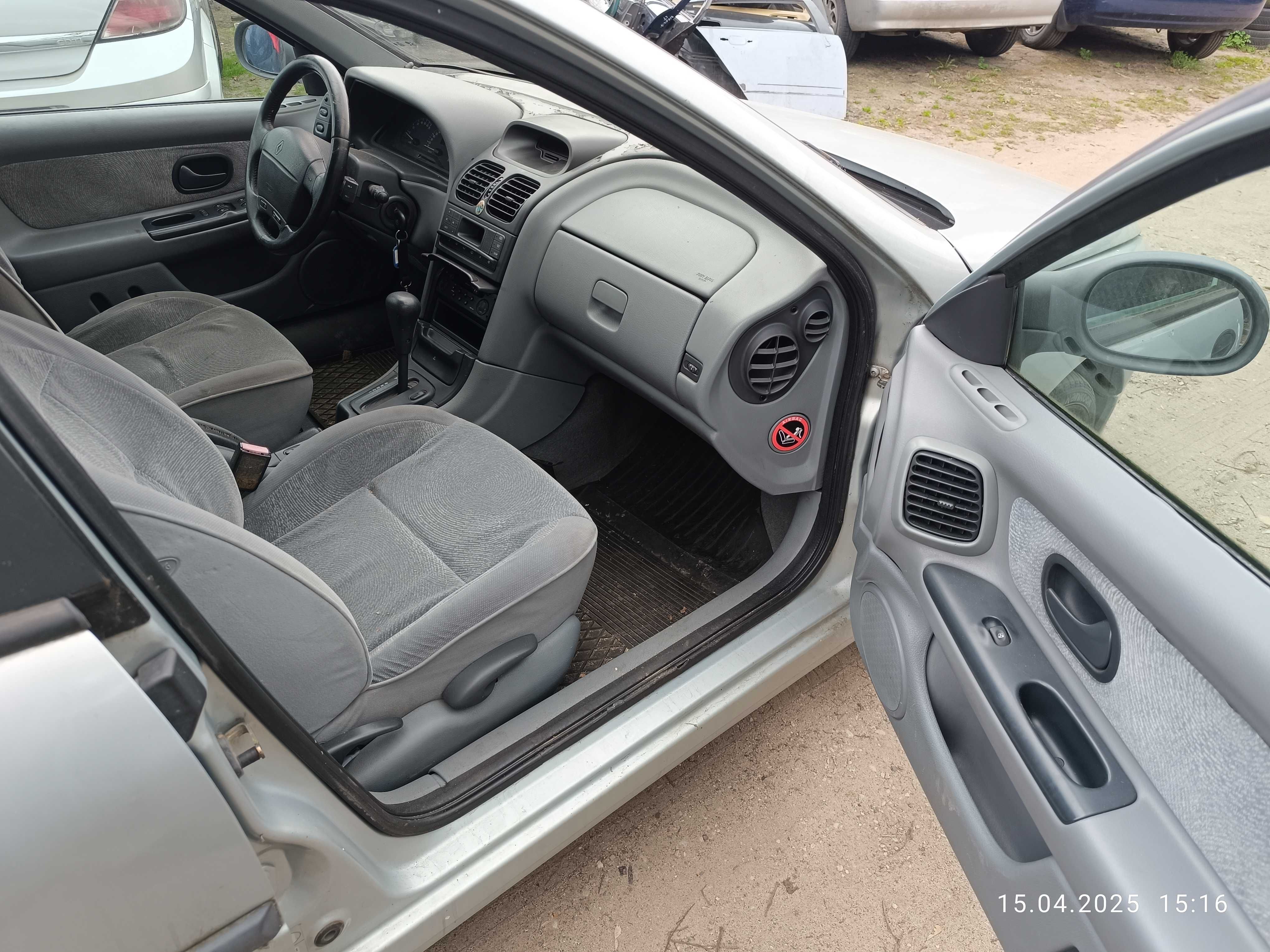 RENAULT LAGUNA I 1.9 pompa wtryskowa wtryski zderzak lampa błotnik ...