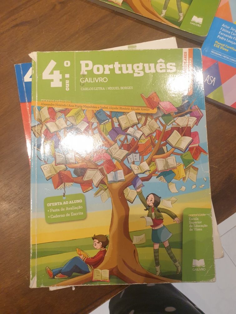 livros escolares 4° Ano
