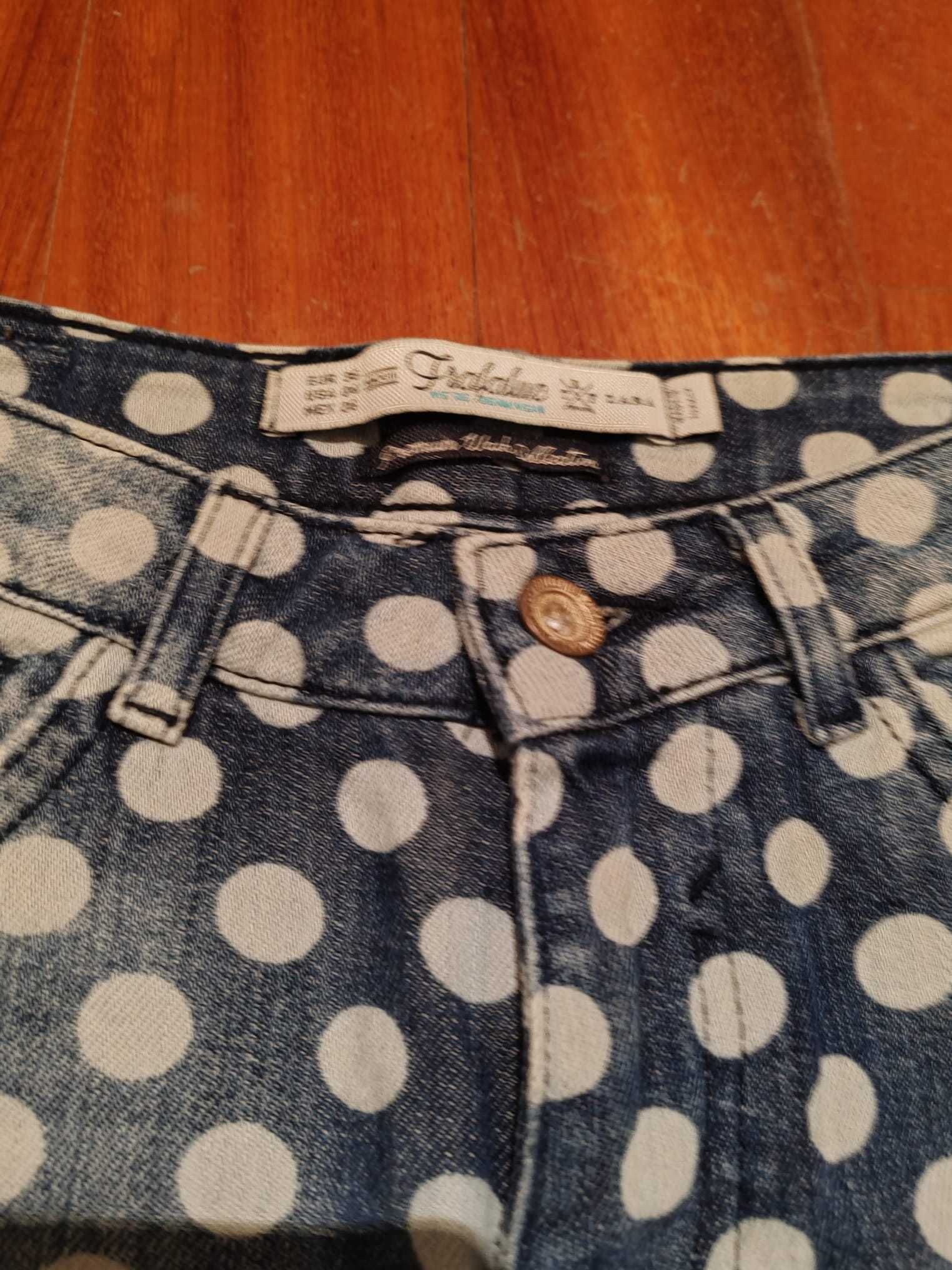 Calções em ganga da marca Zara. Novos.