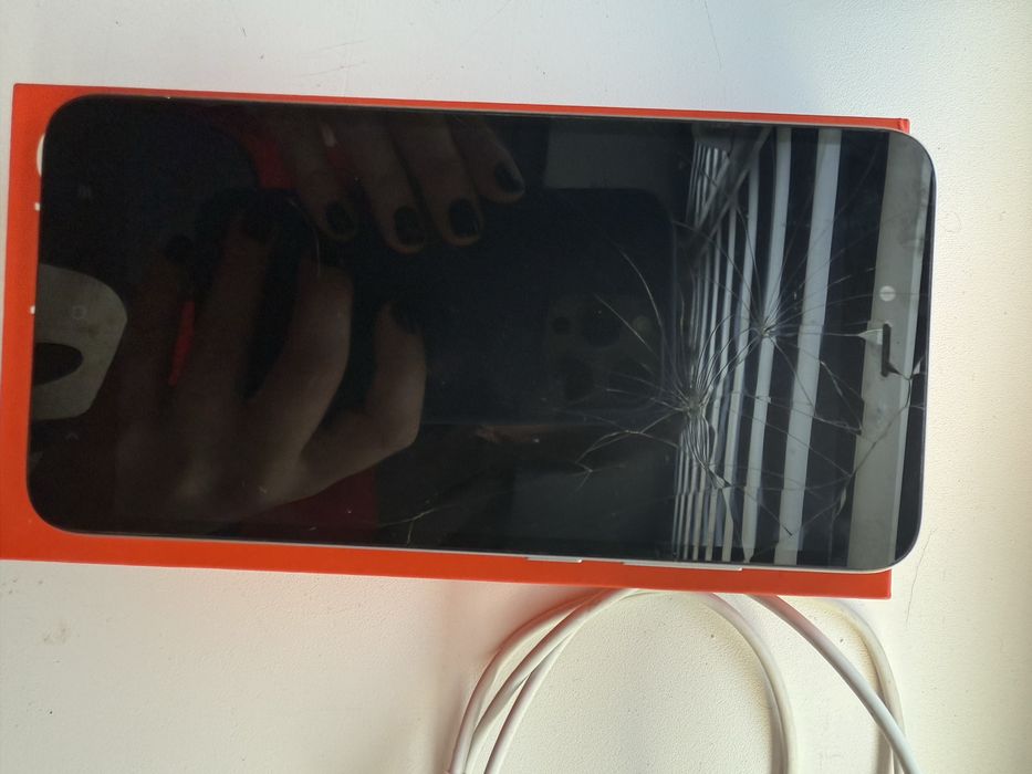 Телефон за запчасти