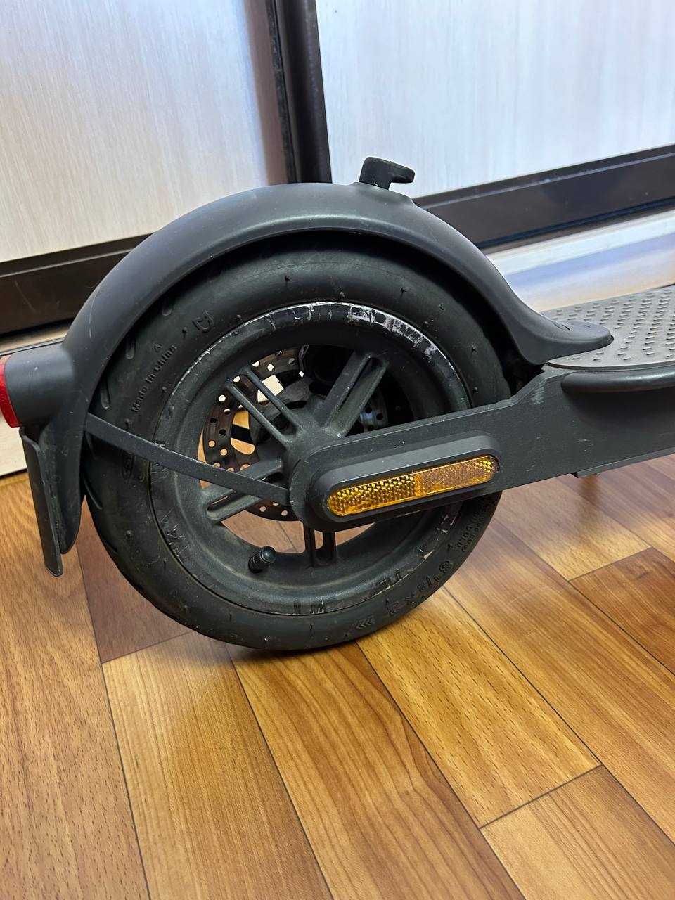 Електросамокат Xiaomi Mi Electric Scooter 1S Black (m365)