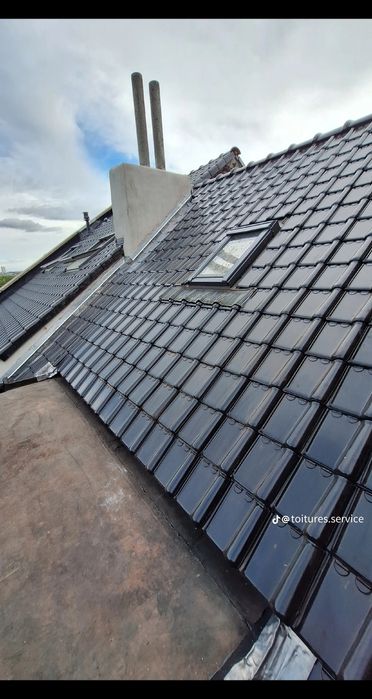 wkrętami, a także łączy ze sobą po