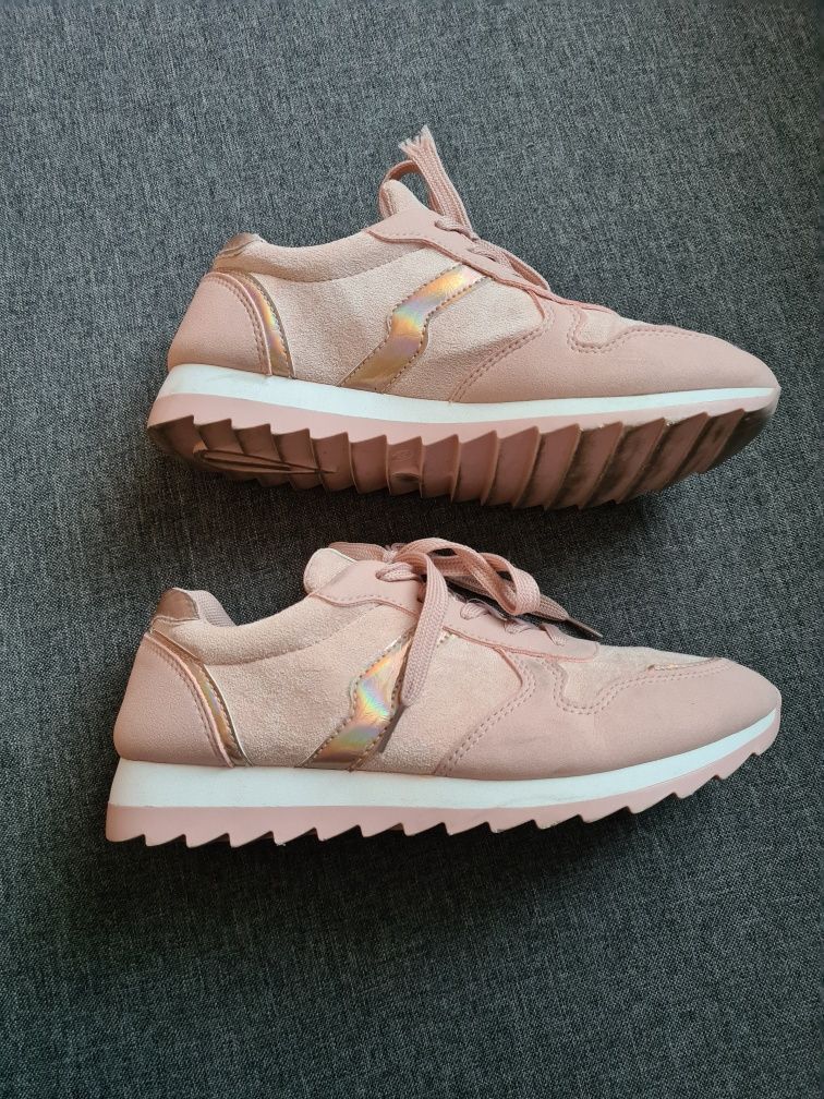 Różowe buty DeeZee