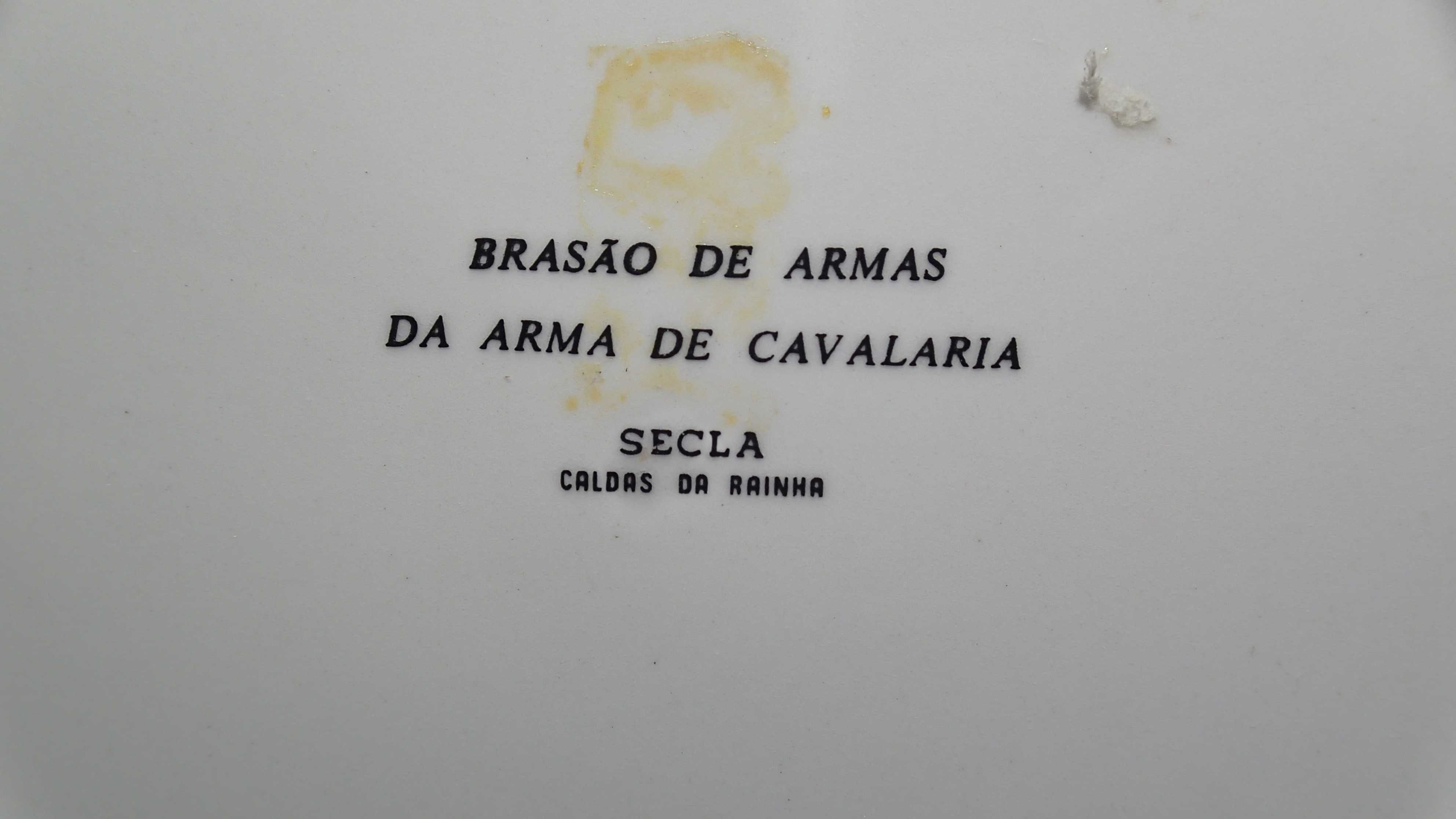 Prato com Brasão da Arma da Cavalaria