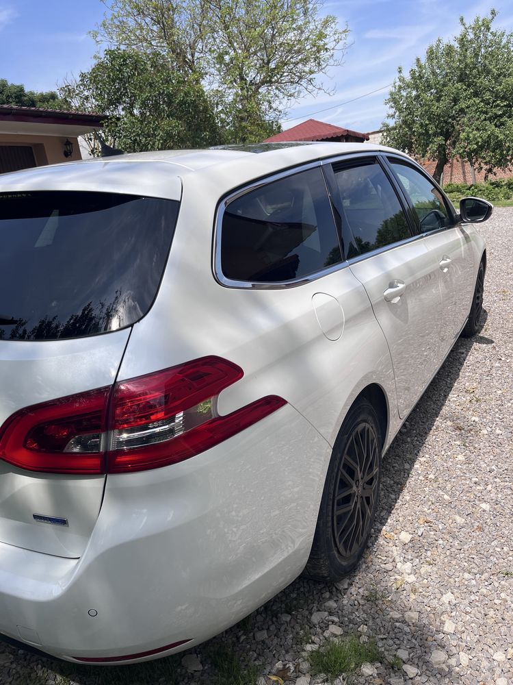 Peugeot 308 SW 1.6 BlueHDi 2014 rok