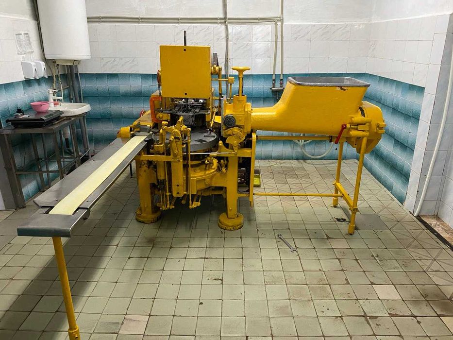 Автомат для фасування масла М6-АРМ