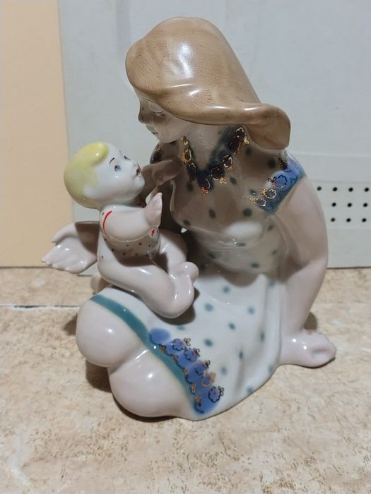 Статуетка "Щасливе материнство".