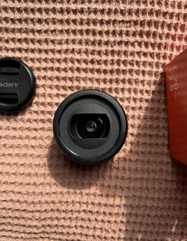 Sony SEL E 20mm f2.8