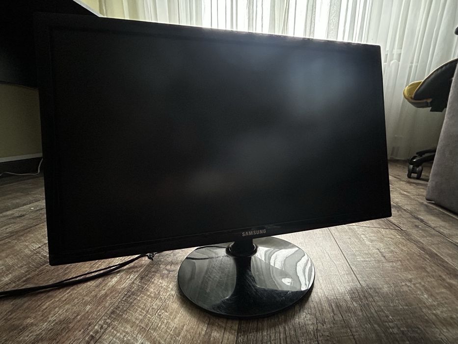Монітор Samsung S24D300H 24” Full HD HDMI VGA