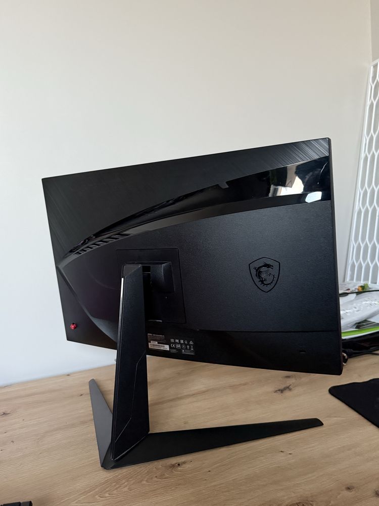 Monitor MSI Optix G24C6