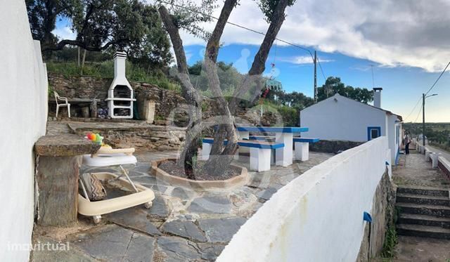 2 Moradias na encosta de Monsaraz