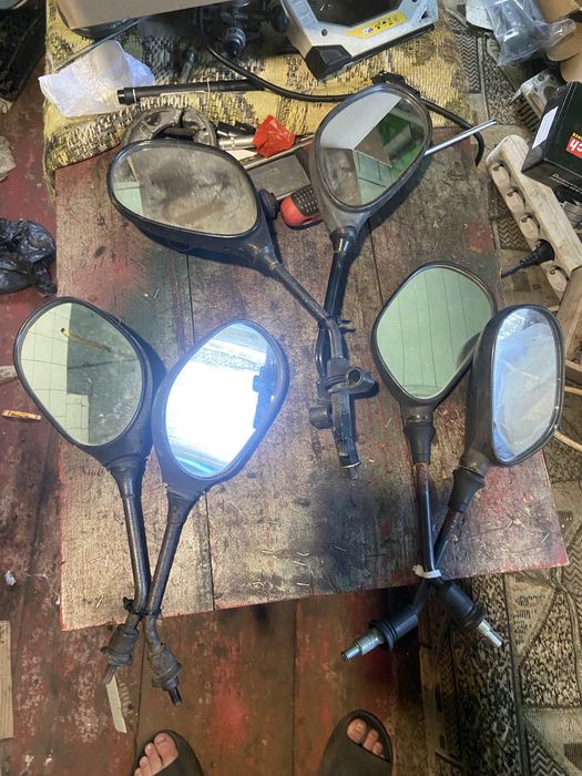 Зеркала  скутера оригінал хонда /сузукі  8 мм