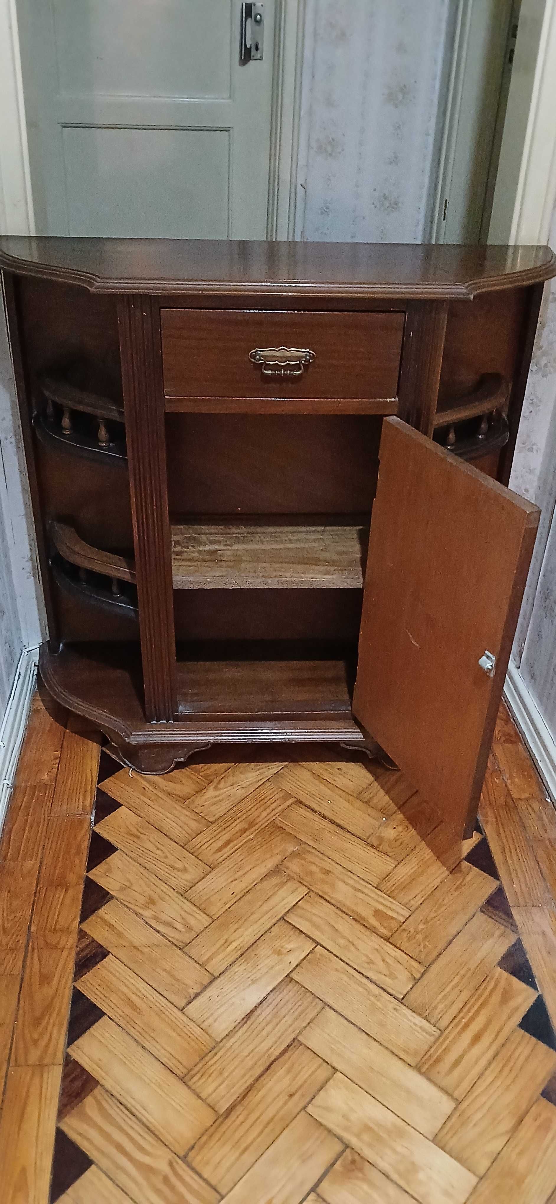 Móvel de entrada , sapateira em mogno.
