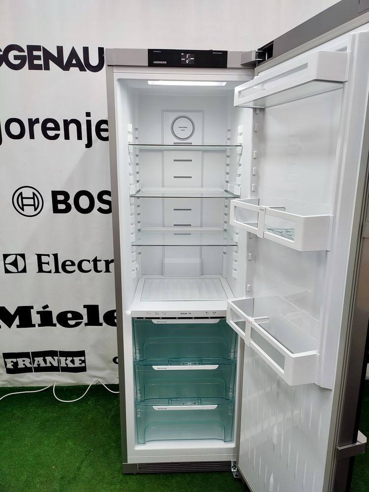 Однокамерний холодильник Liebherr BluPerformance Black Edition NoFrost