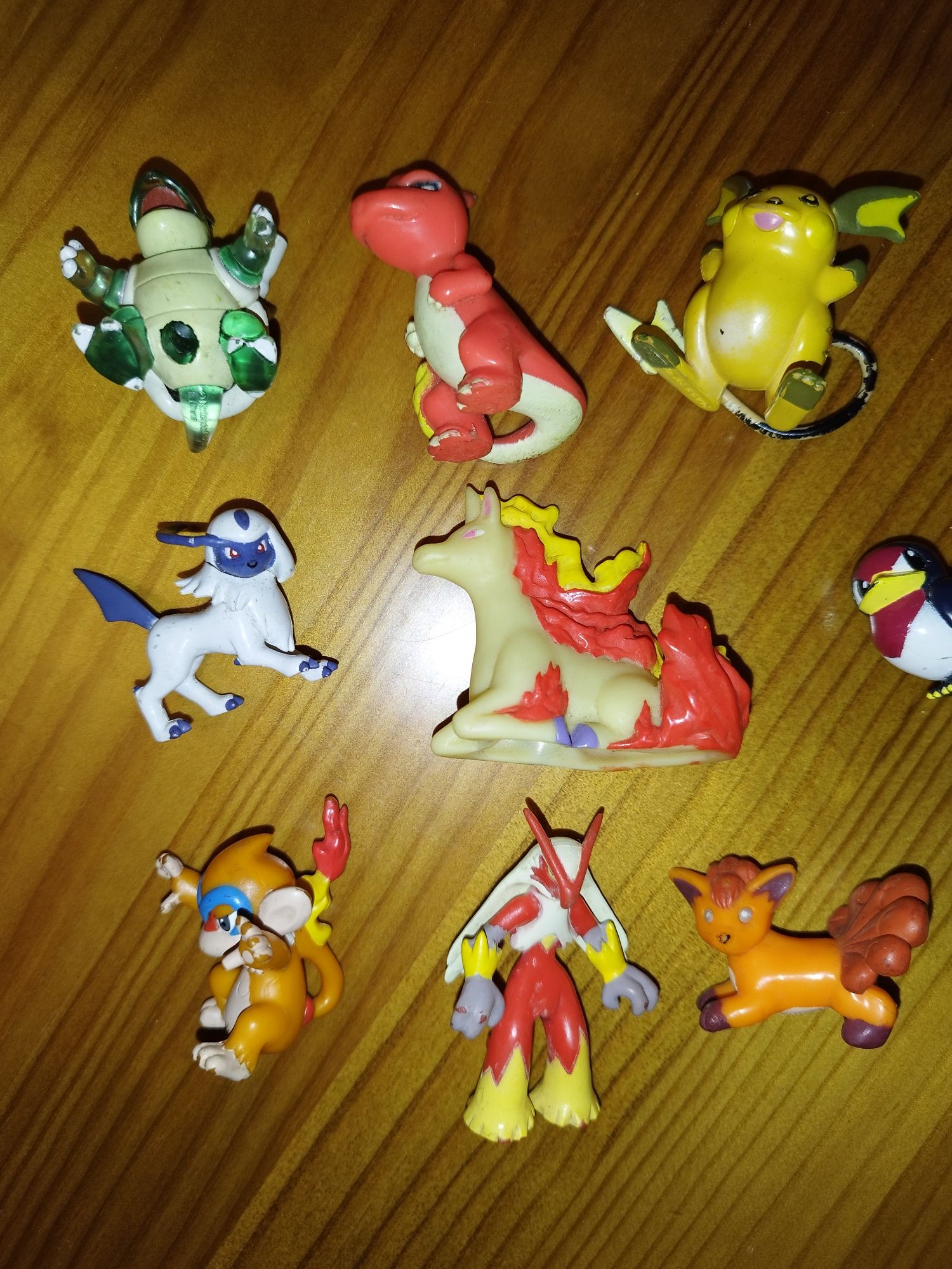 Lote de bonecos pokemon bandai e nintento