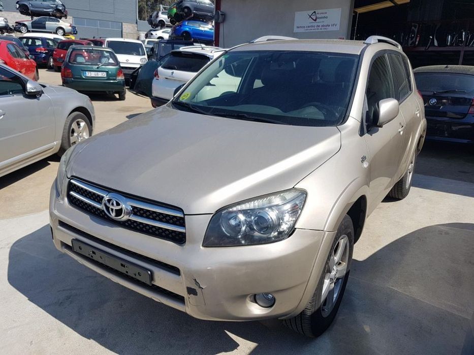 Toyota Rav4 2.2 DCat para peças