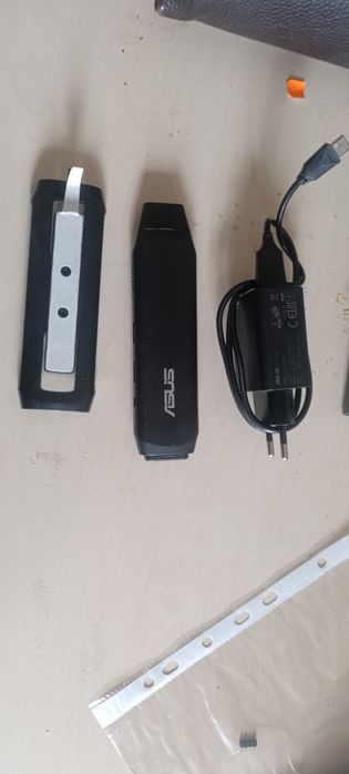 Asus VivoStick TS10