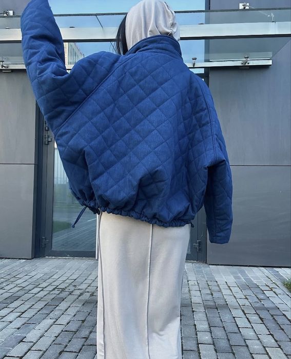 Крутезний утеплений бомбер з деніму