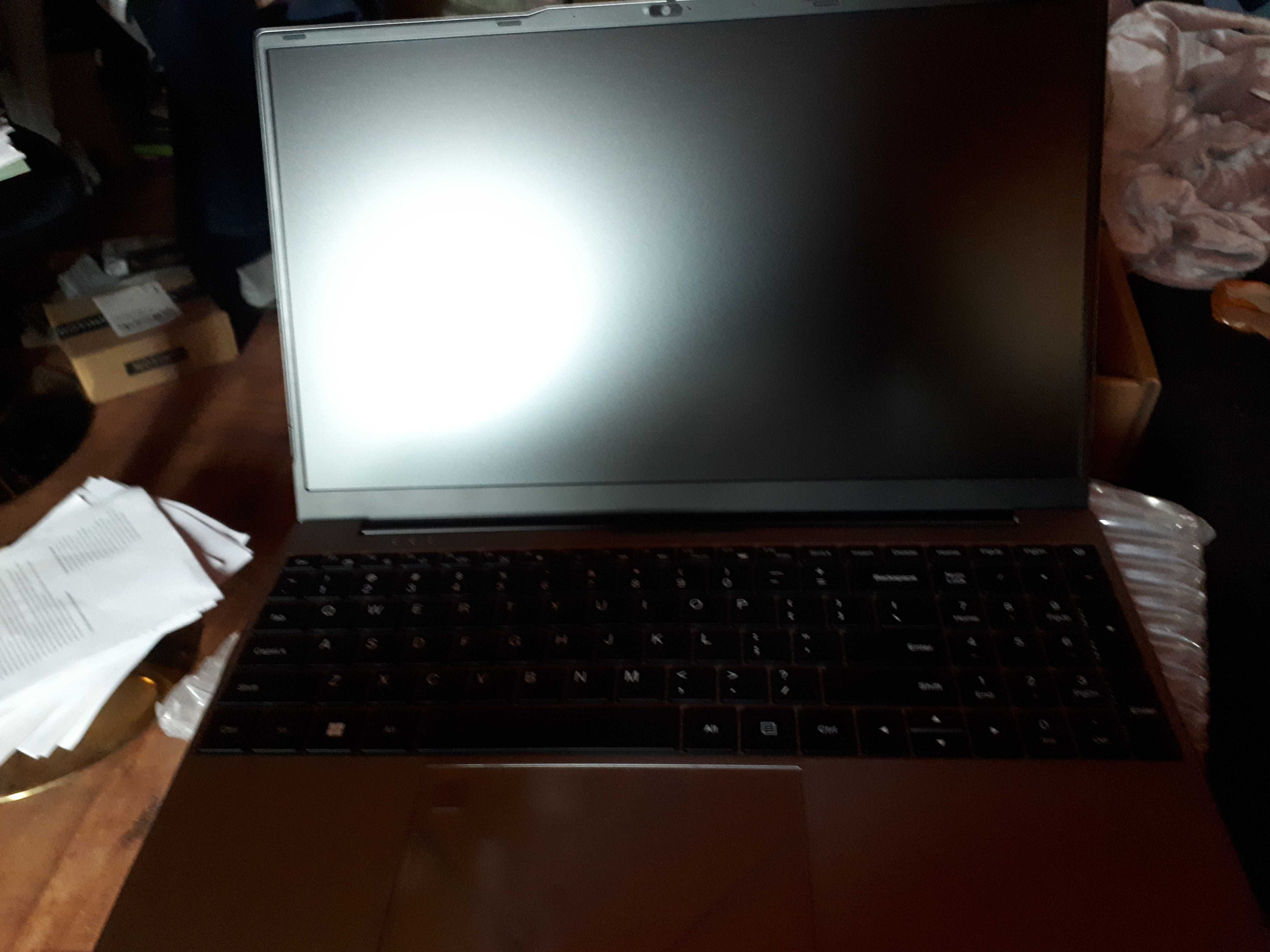 nowy laptop w dobrej cenie!