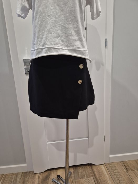 Nowe bez metki czarne spodenko spodnica  River Island  M