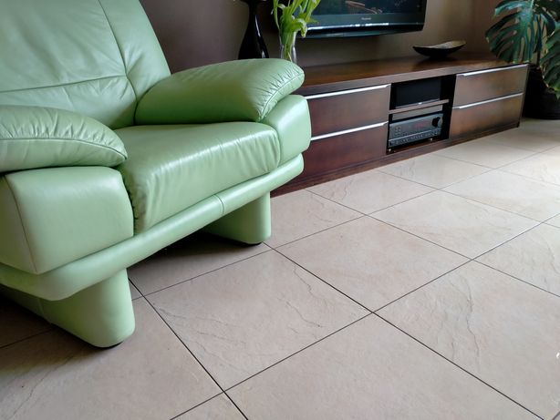 Komplet Kler 3os sofa 2 fotele podnóżek stolik kolor pistacja