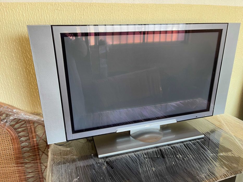 Televisão Hitachi Plasma 42” – Bom Estado