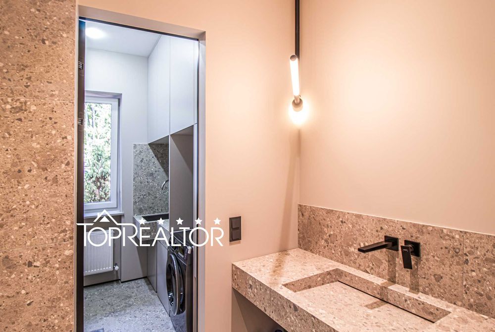 Продам 2-поверховий котедж у селищі Лісове. Лісопарк