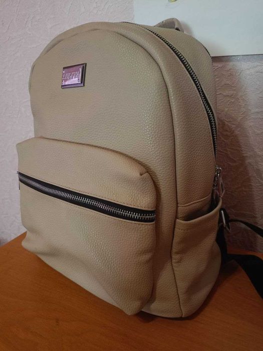 Продам рюкзак для шкільного або повсякденного життя