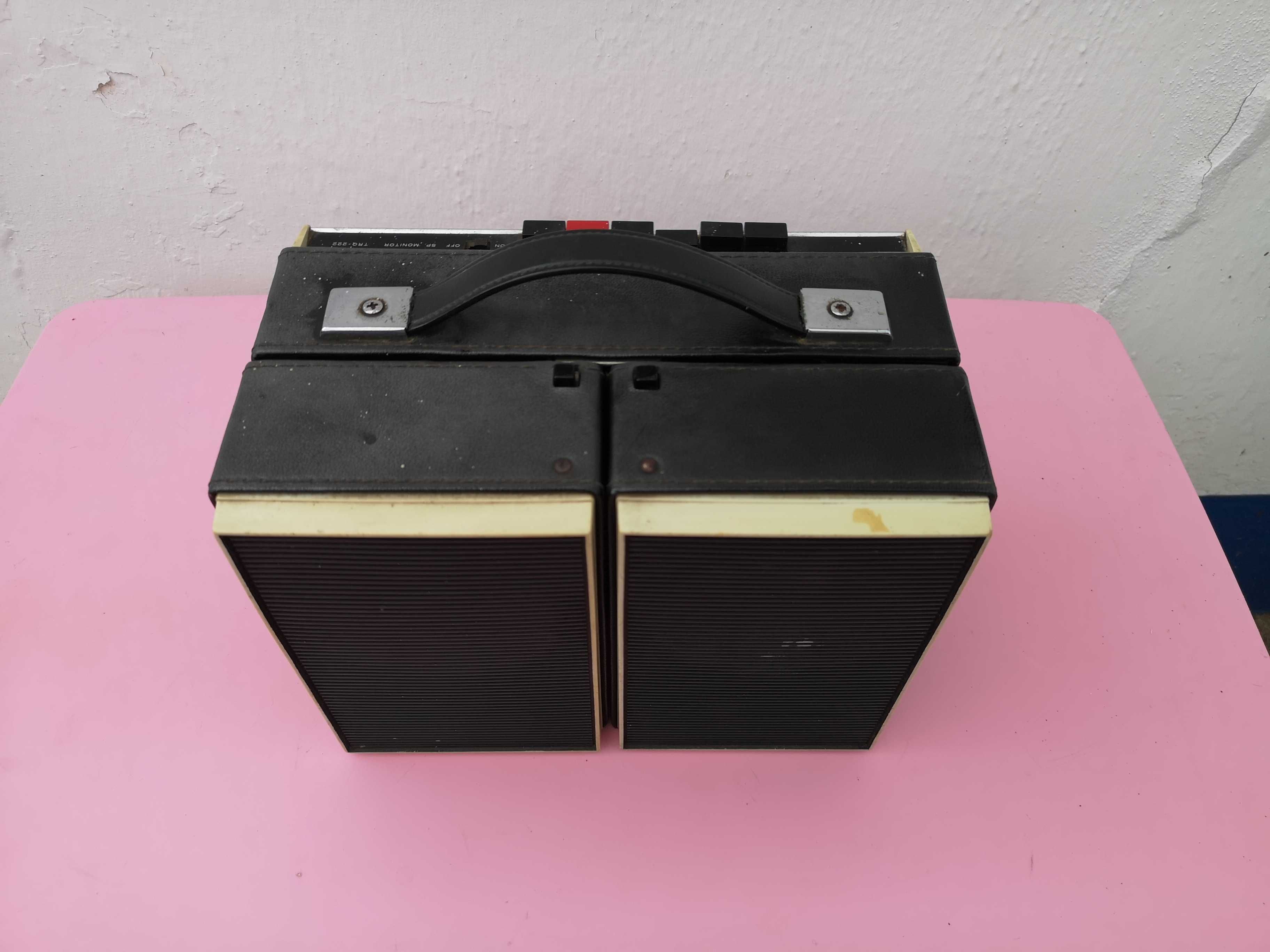 Rádio gravador de cassetes portátil,