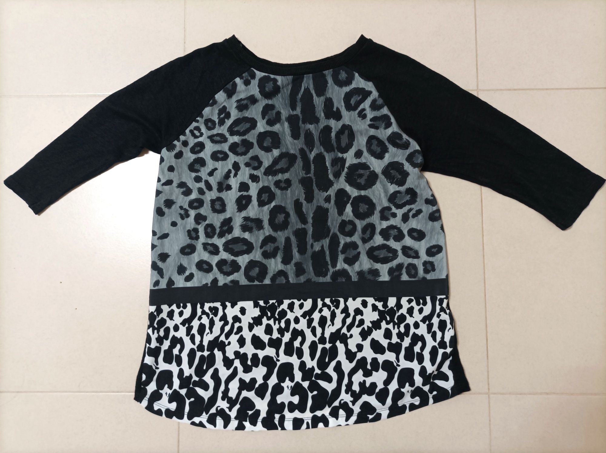 Blusa em padrão Leopardo marca Zara (Tam. L)