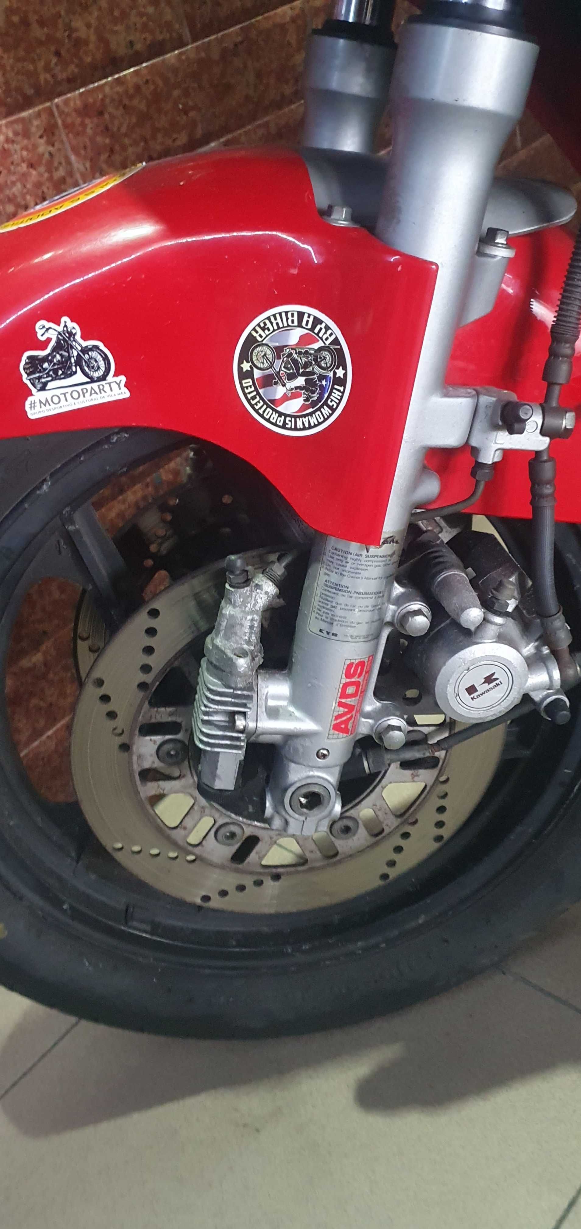 Moto clássica Kawasaki GPZ 600 R (Ninja)