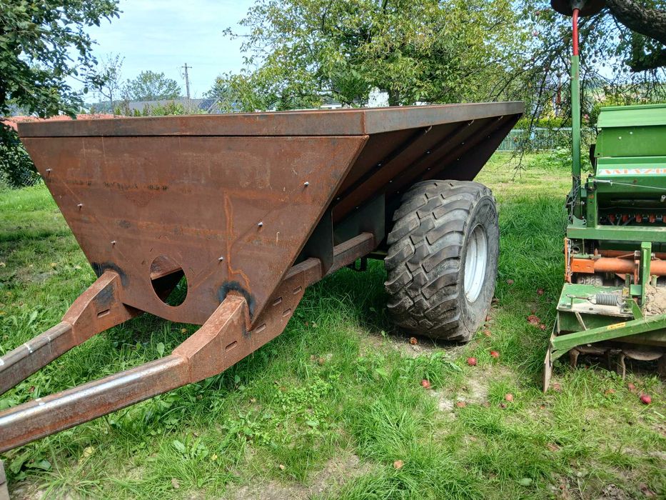 Przyczepa przeładowcza do ukończenia