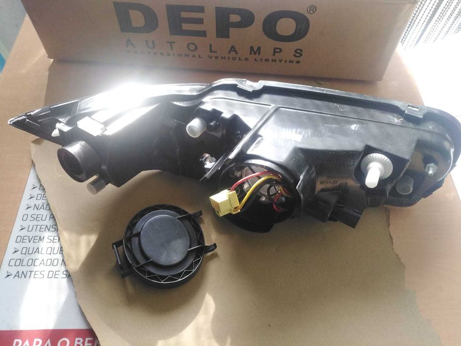 Farol Direito Rover 200 de 1995 Novo