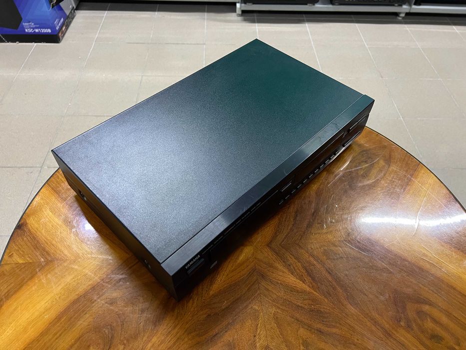 Odtwarzacz płyt CD Yamaha CDX-390 Audio Room