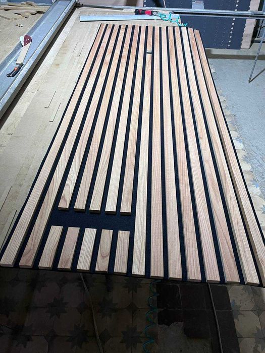 Рейка з дерева на стіну. Декоративні акустичні панелі, перегородка.