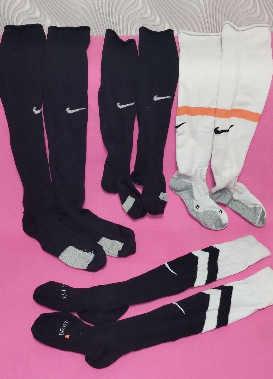 Дитячі футбольні гетри Nike