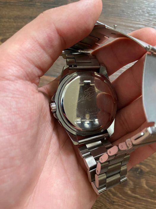 Продам часы casio MDV-107